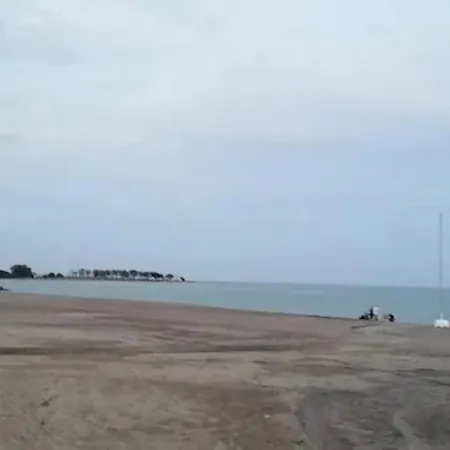 Bajo Con Jardin A Pie De Playa Y Piscina Comunitaria Con Jacuzzi * Playas de Vera