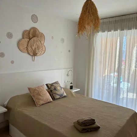 Apartment Bajo Con Jardin A Pie De Playa Y Piscina Comunitaria Con Jacuzzi *